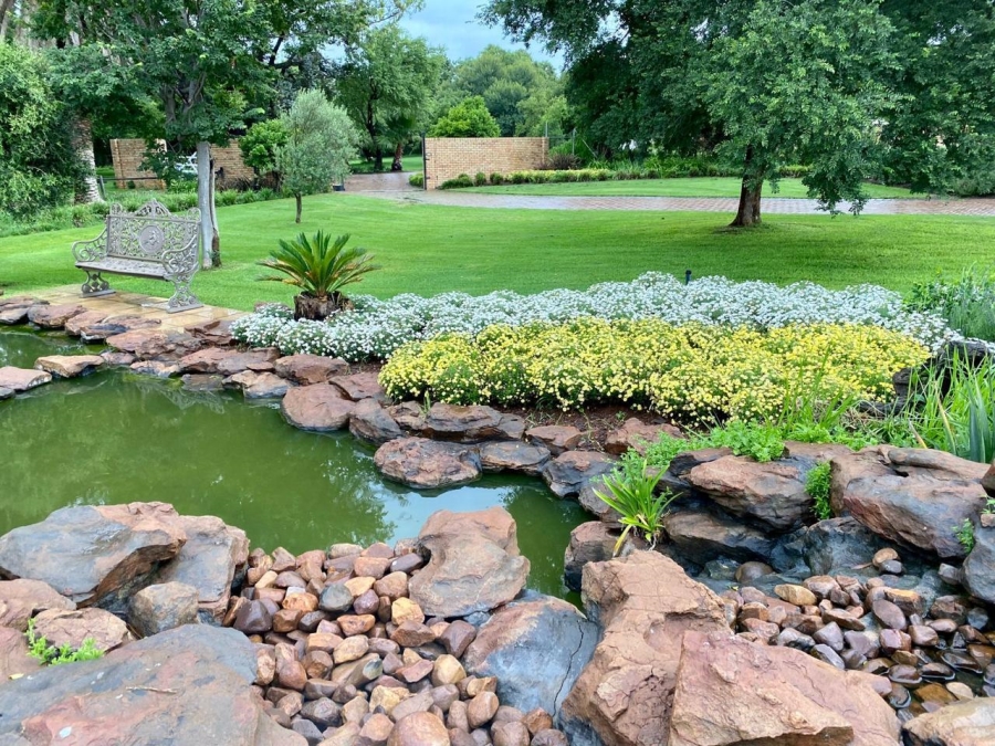 6 Bedroom Property for Sale in Remhoogte AH North West